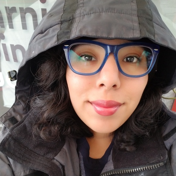 Meet your Posher, Alicia - Picture 1 of 4